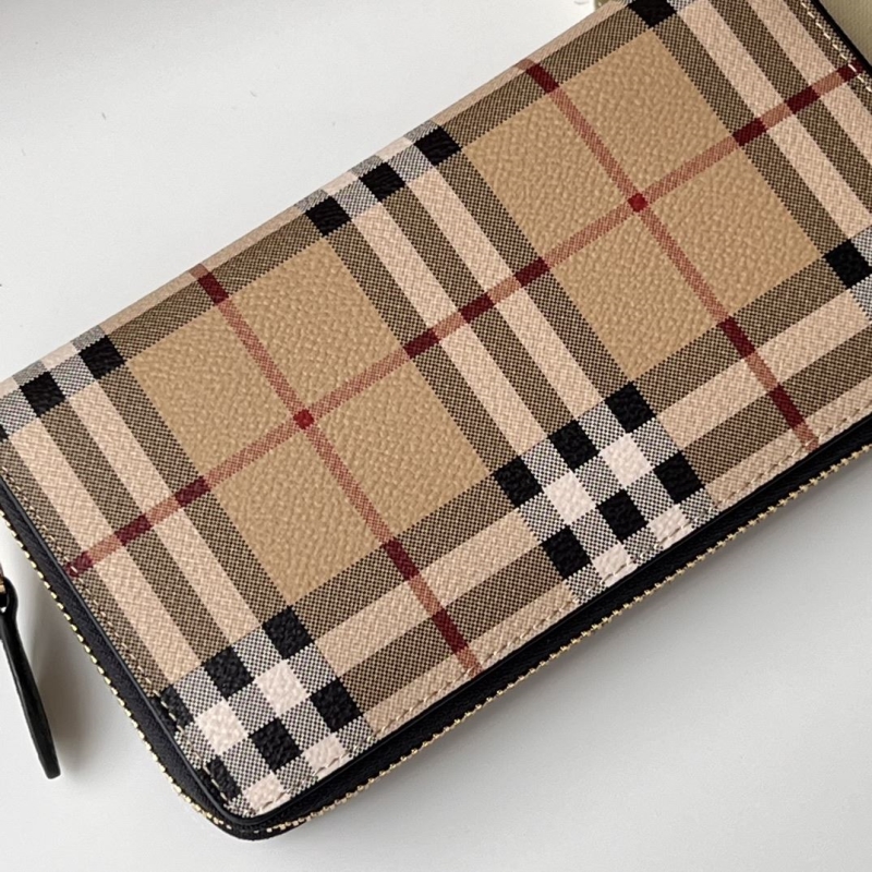 Bv*b*rry wallets